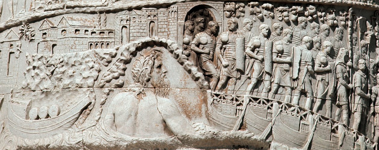 罗马军团在海神的保护下在安科纳航行 特拉扬柱（Trajan column Trajane）（Colonna Traiana）在罗马的细节，建于特拉扬皇帝统治时期（53-117）。特拉扬柱子是为了纪念罗马皇帝的胜利战役。 作者 小说