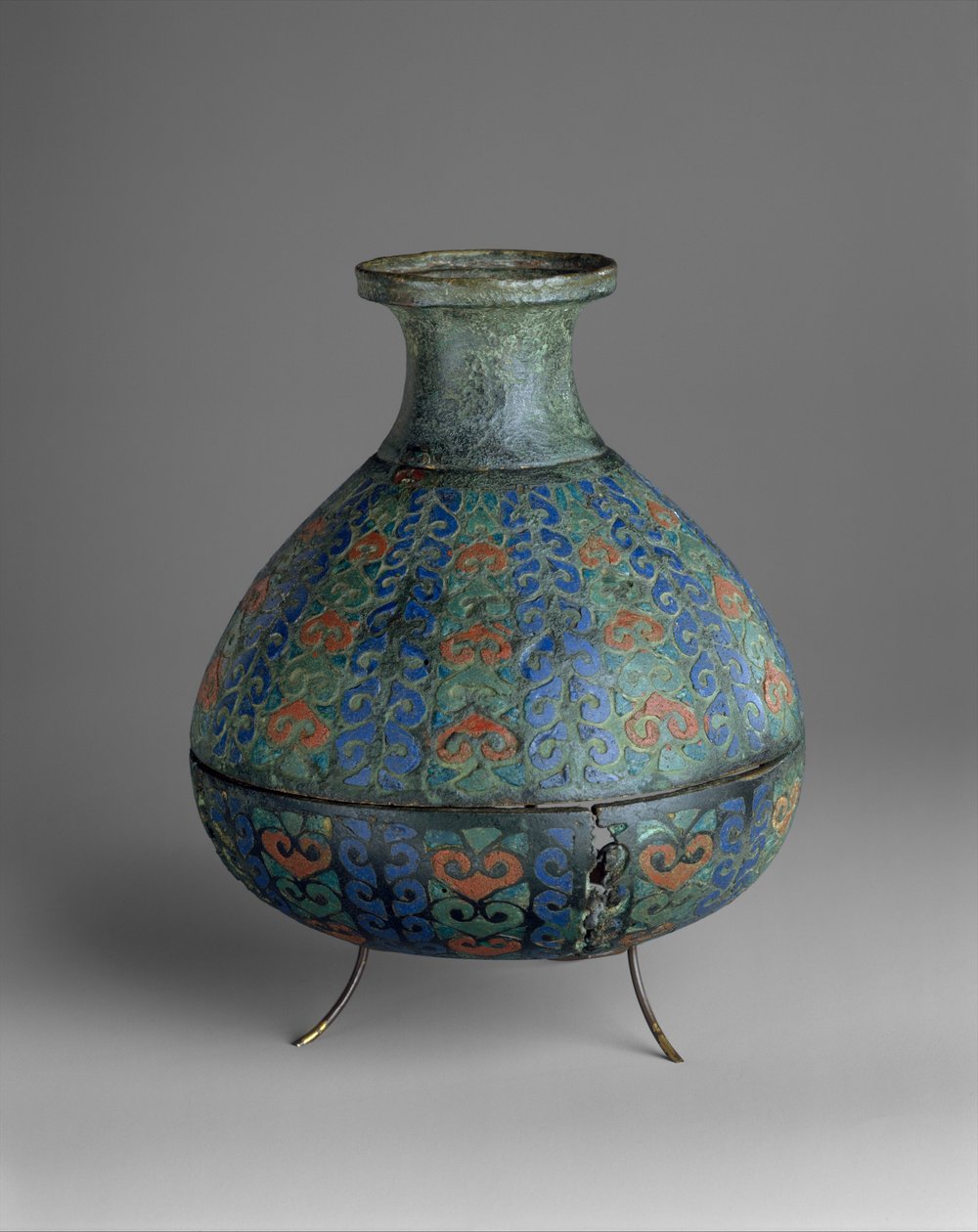 花瓶，公元250–300年（香槟色珐琅和铜合金） 作者 小说