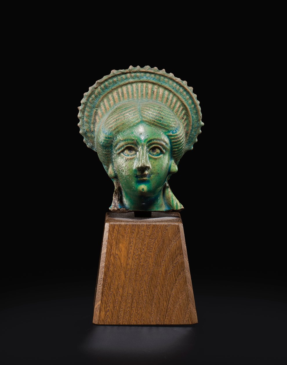 伊西斯·阿芙罗狄蒂（Isis-Aphrodite）头，约公元1世纪至2世纪（彩陶） 作者 罗马时期 埃及人