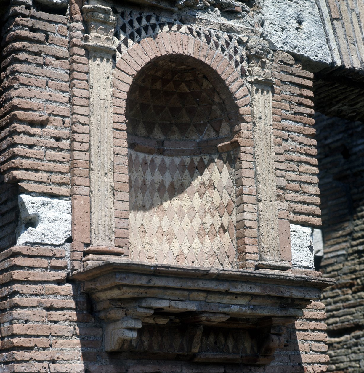 Casa del Laraire (Lararium) in Ostia (Ostia), in the vicinity of Rome. 作者 罗马罗马