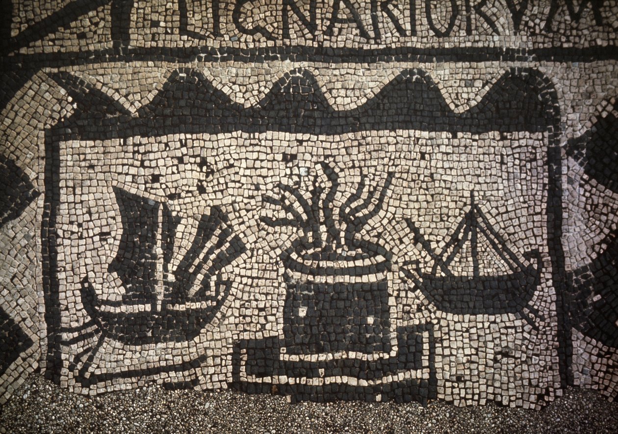 罗马商船和灯塔，古奥斯蒂亚 (Ostia)，Piazza delle Corporazioni。 作者 罗马罗马