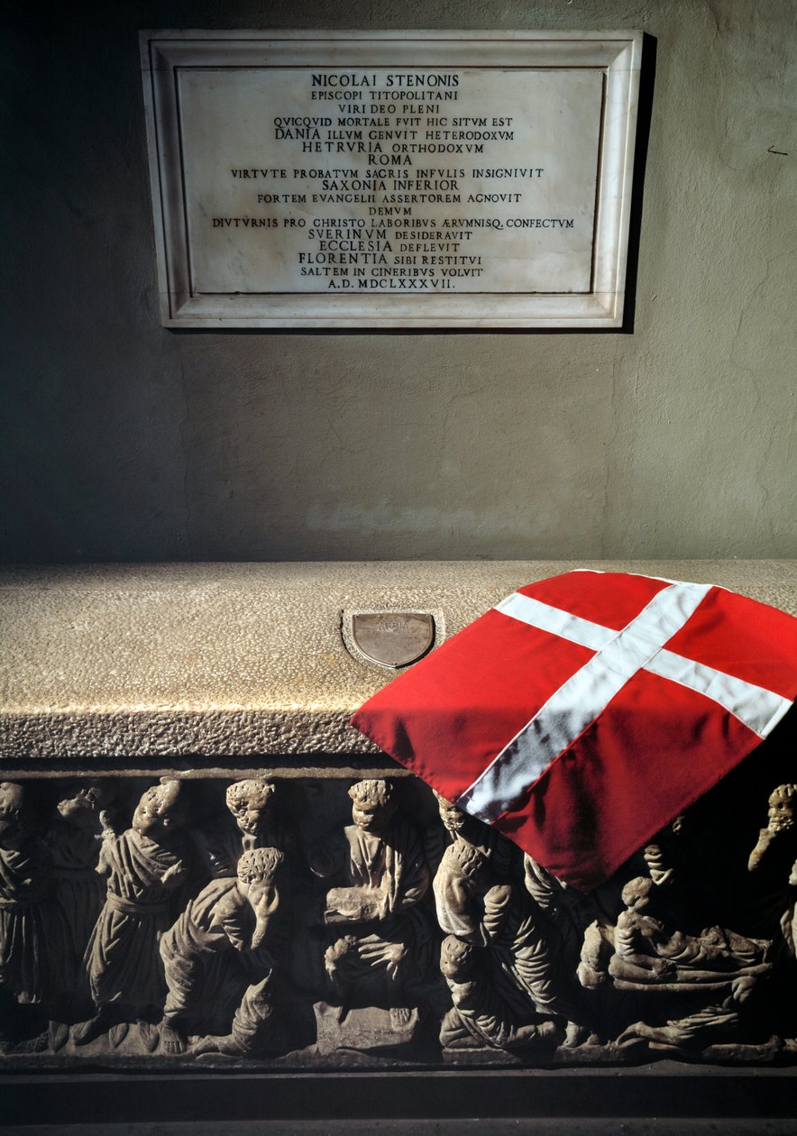 罗马石棺用作 Niccolo Stenone (Niels Stensen 或 Steensen) (1638-1686) 的坟墓 解剖学家和地质学家 (罗马石棺用作斯滕森 (Nicolai Steno) 的坟墓) 佛罗伦萨，圣洛伦佐教堂 (圣劳伦斯教堂) 意大利 作者 罗马罗马