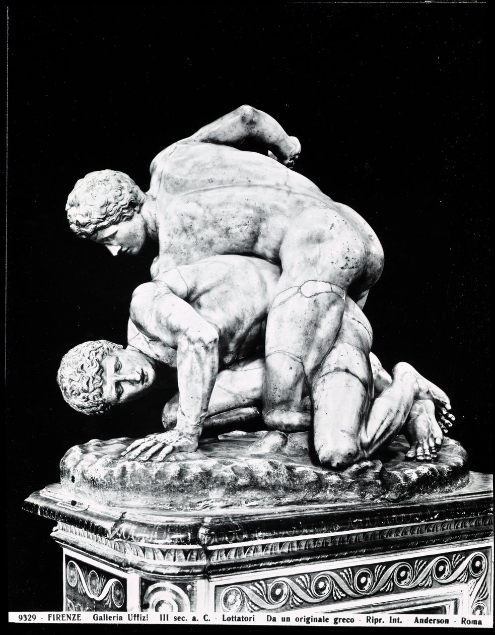 The Wrestlers, after a Greek original of the 3rd century BC (marble) (b/w photo) (see also 31428 作者 罗马罗马
