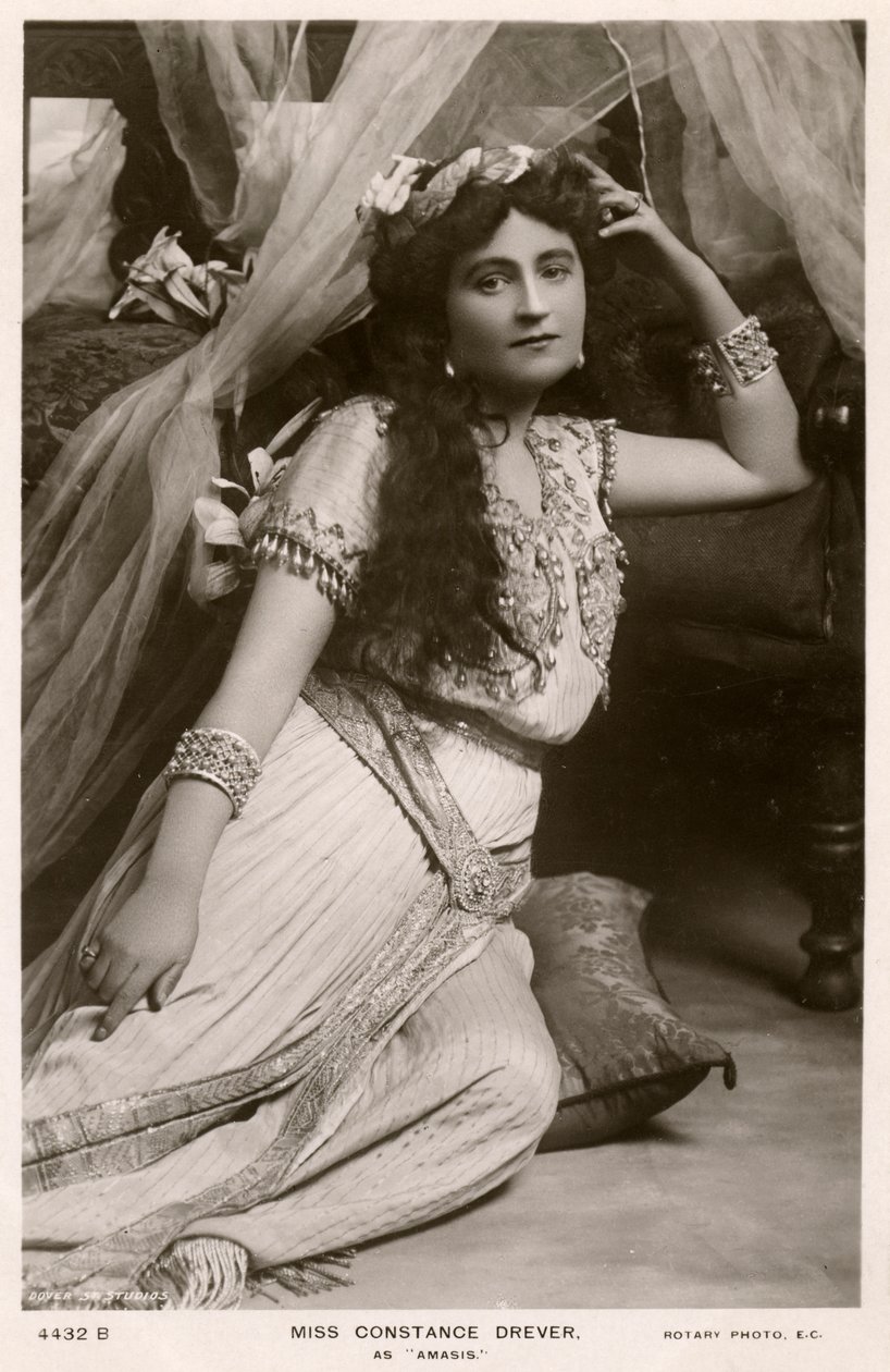 康斯坦斯·德沃（Constance Drever），英国女演员，摄于1907年。 作者 旋转照片