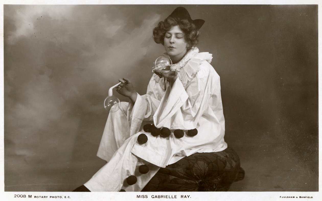 加布里埃尔·雷（Gabrielle Ray），1900年左右的英国女演员，舞蹈家兼歌手。 作者 旋转照片