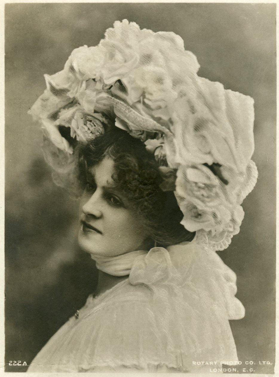 玛丽·斯图霍尔姆（Marie Studholme），英国女演员，摄于c1900年代。 作者 旋转照片