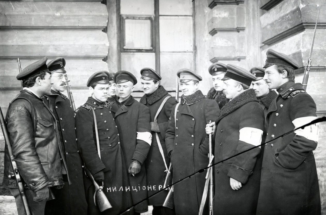 1917年，一群学生担任民兵，圣彼得堡 作者 俄罗斯摄影师
