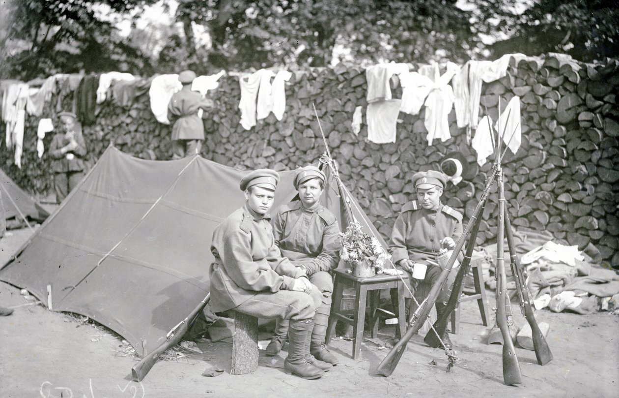 女子营，圣彼得堡，1917年 作者 俄罗斯摄影师