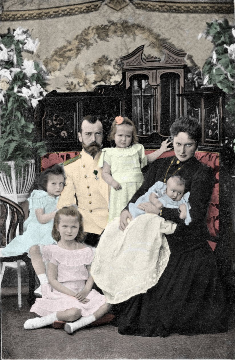 Family portrait of Tsar Nicholas II (1868-1918) About 1901-1902 作者 俄罗斯摄影师