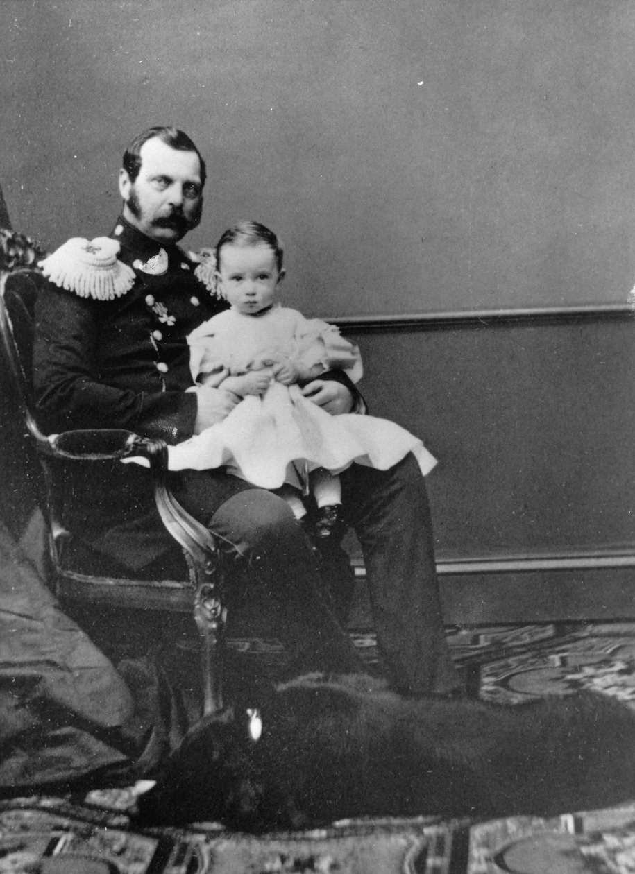 俄罗斯皇帝亚历山大二世（Alexandre II, Alexandre Nikolaievitch Romanov, Alexander II Nikolaevich）（1818-1881）与儿子俄罗斯大公保罗-亚历山德罗维奇（Pavel Alexandrovitch Romanov）（1860-1919）的画像。 作者 俄罗斯摄影师