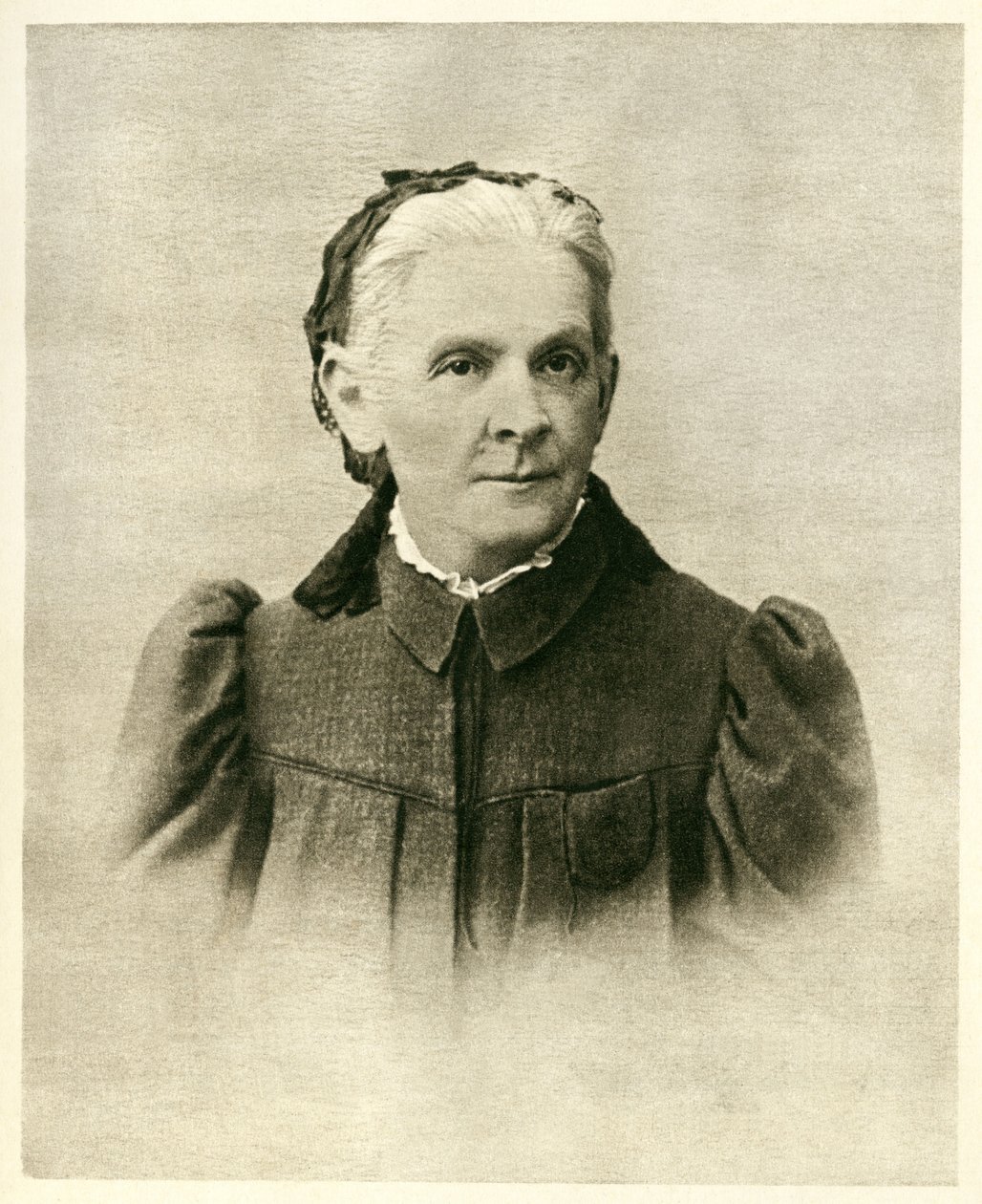 列宁（1870-1924）的母亲玛丽亚-亚历山德罗夫娜-乌兰诺夫（1835-1916）的画像。摄影，载于《我们的伊利奇》，国家儿童版，莫斯科 作者 俄罗斯摄影师