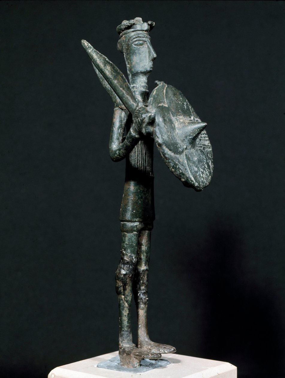 Nuragic 文化 (nuraghi) 撒丁岛：来自阿科苏山脉的泰提战士铜像。 公元前 8-7 世纪。 大小 24 厘米卡利亚里，国家考古博物馆，撒丁岛，意大利 作者 撒丁岛的努拉克文明