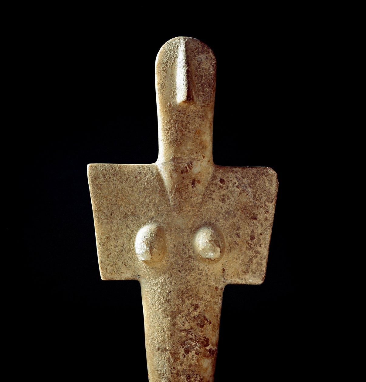 Nuragic 文化 (nuraghi) 撒丁岛：母亲女神的石灰石雕像，基克拉迪型偶像，来自森诺比（特雷克森塔地区），可追溯到前努拉吉时期（公元前 20 世纪）新石器时代。 暗淡。 42 厘米卡利亚里，国家考古博物馆，撒丁岛，意大利 作者 撒丁岛的努拉克文明