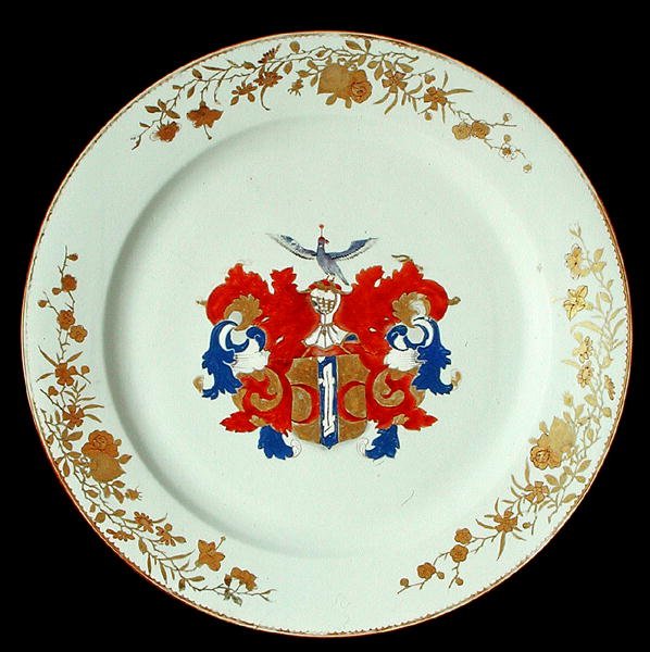 中国伊万里瓷器充电器，带有阿姆斯特丹Valckenier的徽章，约1750年（瓷器 作者 学校中文