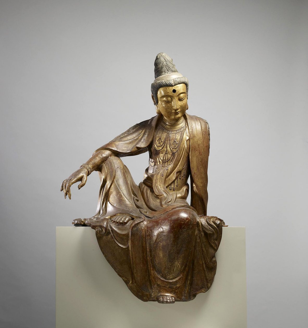 14至15世纪末的明代菩萨观音（干漆，金漆） 作者 学校中文