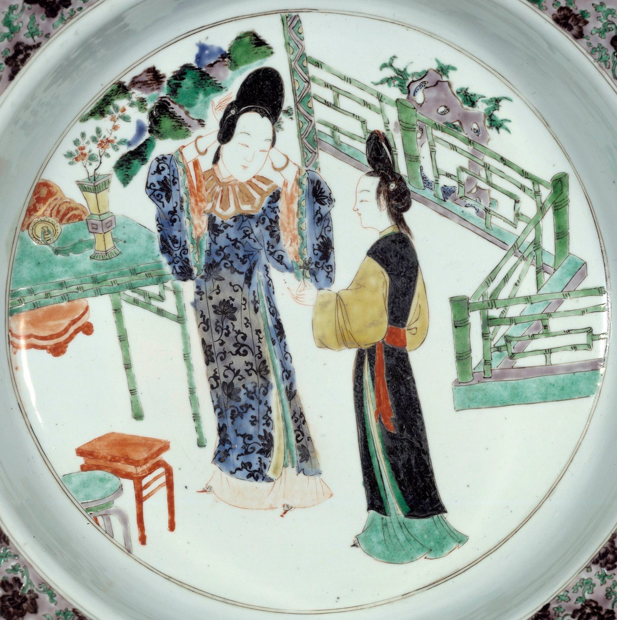 中国艺术。"两个造型优雅的女人" 18世纪的陶瓷盘。巴黎，吉美博物馆，国立亚洲艺术博物馆 作者 学校中文