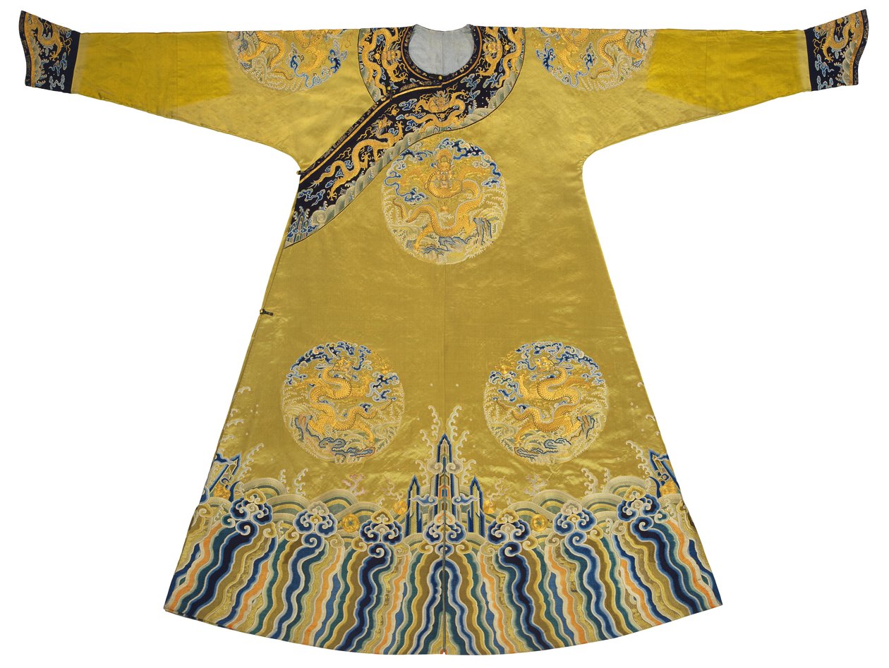 Embroidered Qiu Xiangse Dragon Robe, Longpao, early 18th century (silk) 作者 学校中文