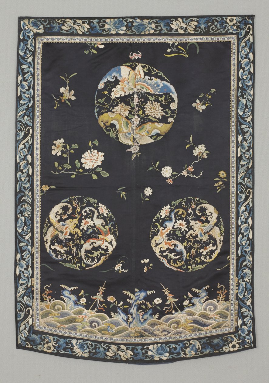 悬挂，c.1750-1800（丝绸与刺绣（缎纹），本色 和合成染料） 作者 学校中文