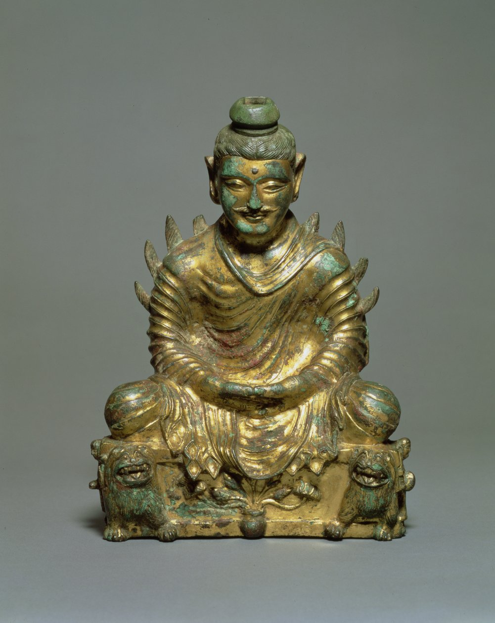 公元六世纪，北魏，公元三世纪至五世纪，坐着的佛祖，肩膀发红（青铜镀金） 作者 学校中文