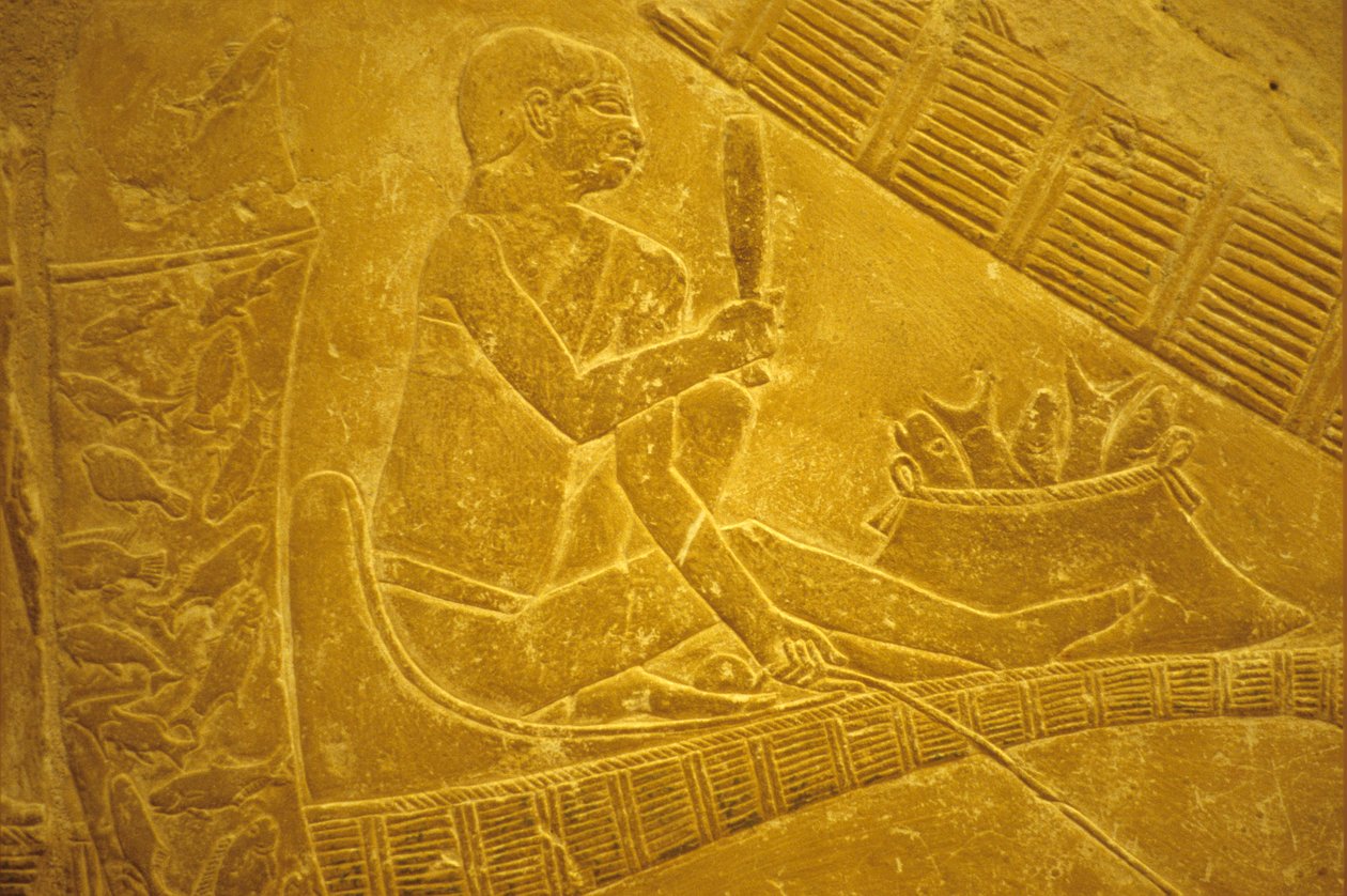 Ancient Egypt, Wall carving/painting, Mastaba/Tomb of Idout, Saqqara, Fishermen sit on boats scaling fish, 6th dynasty (photo)   1479597   zh       chinese Successfully Translated  Original: Tapestry, The Camel Caravan, from the Conquest of India series, f 作者 埃及学校