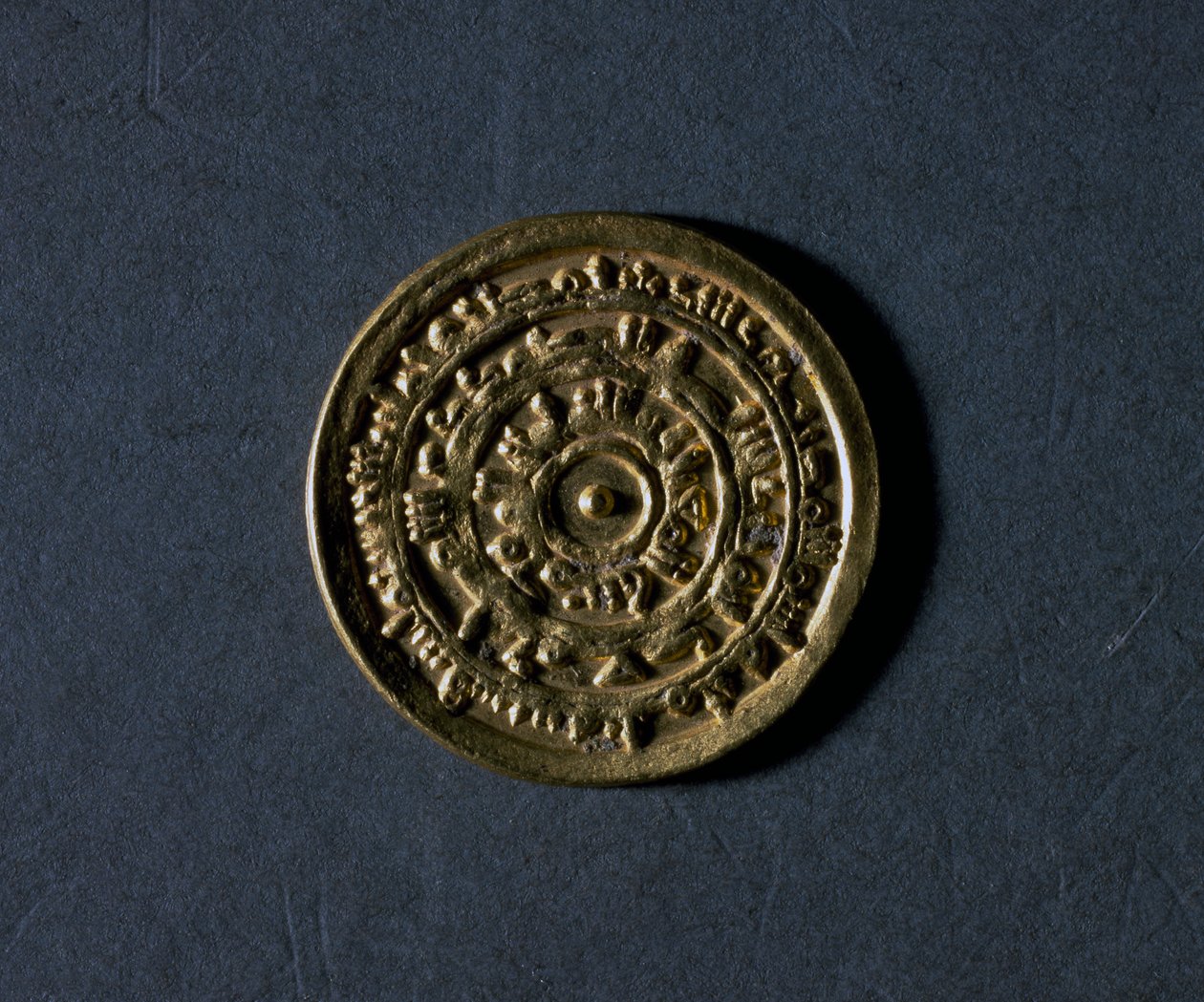 带有哈里发Al-Muiizz名字的金币，953-975，背面，埃及硬币 作者 埃及学校