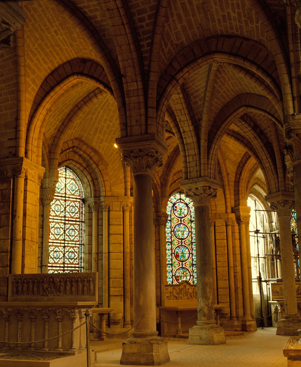 哥特式艺术：金库钥匙和弹头，圣丹尼斯大教堂（Saint Denis）的卧房。 作者 法语学校