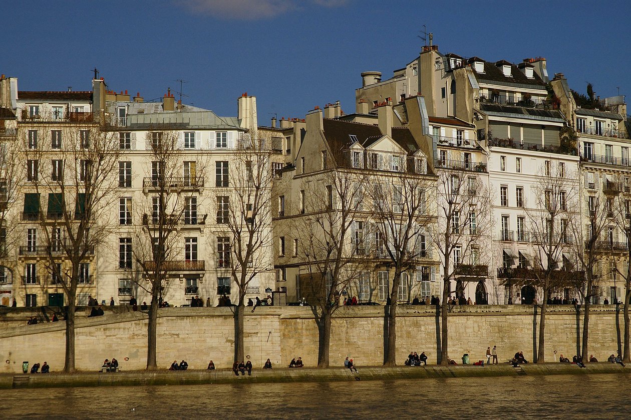 2006年3月，巴黎圣路易斯岛（Saint-Louis）的奥尔良码头（Quai d
