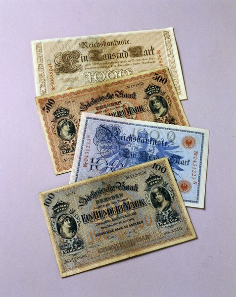 1876-1917年的德国流通纸币（彩色平印）。 作者 学校德语