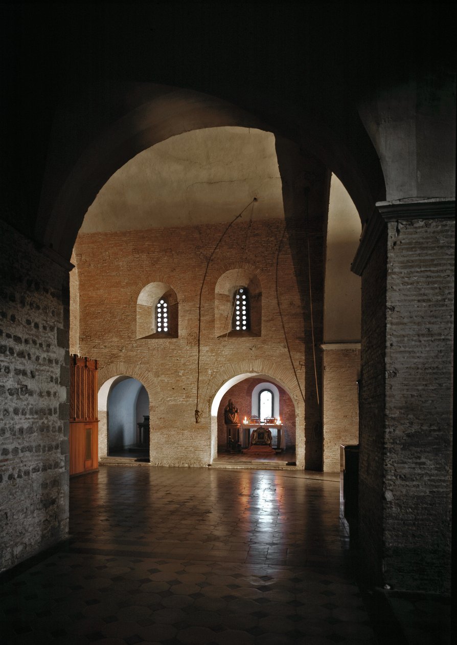 圣文森特教堂和圣阿纳斯塔修斯三泉修道院 (Tre-Fontane) (Chiesa dei Santi Vincenzo e Anastasio alle Tre Fontane) 的内景（圣文森佐和阿纳斯塔西奥教堂的内景，abbazia delle Tre Fontane） 625 -1 作者 学校意大利语