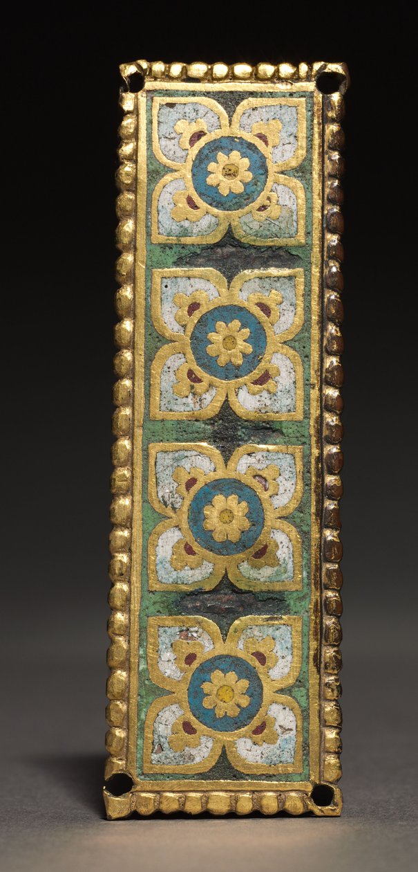 匾额，可能来自一个灵位神龛，约1200-1250年（镀金铜；珐琅彩）。 作者 莫桑学校