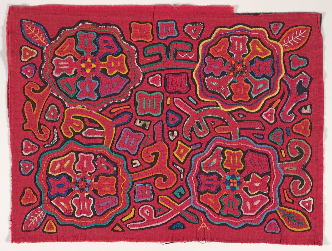 衬衫镶板（莫拉），库纳人，圣布拉斯群岛，约 20 世纪 50 年代（贴花棉布） 作者 学校巴拿马语