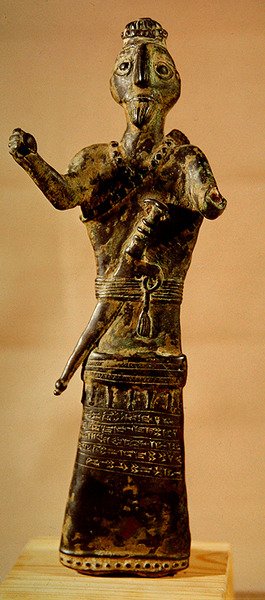 勇士雕像，约公元前1200年（青铜）。 作者 学校波斯语