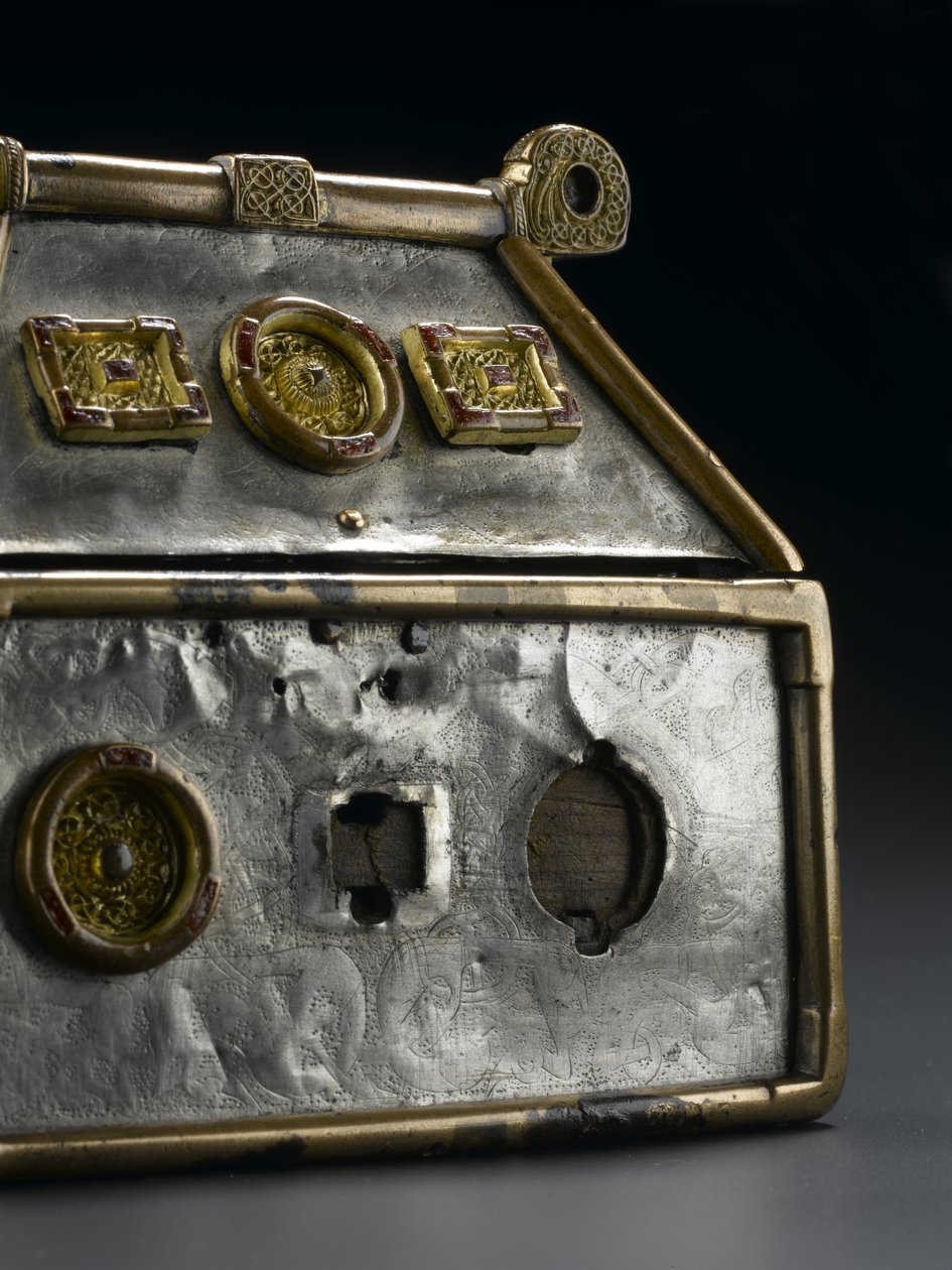 Monymusk Reliquary，公元 8 世纪（青铜、银、木、铜合金、玻璃、珐琅） 作者 苏格兰学派