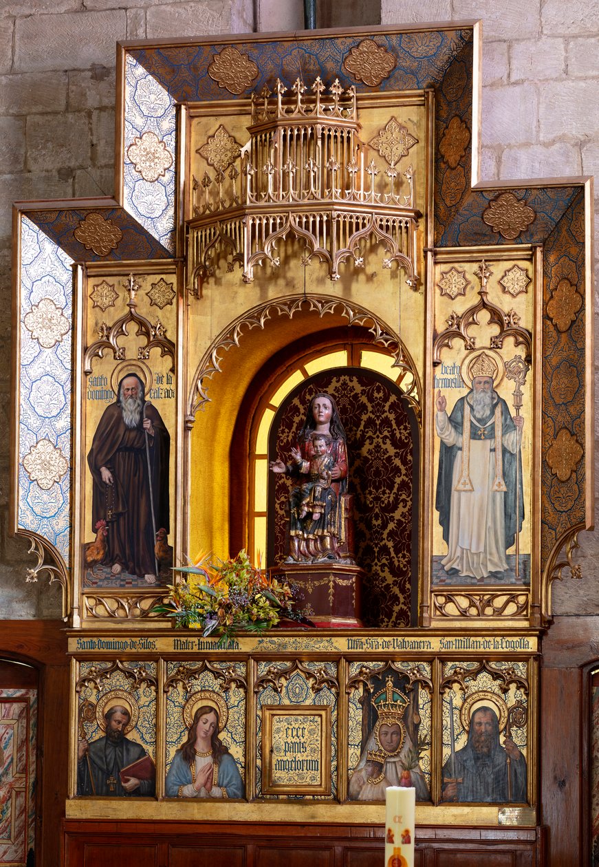 广场圣母院（Hermitage of Nuestra Señora de La Plaza）。内部。祭坛（照片） 作者 学校西班牙语