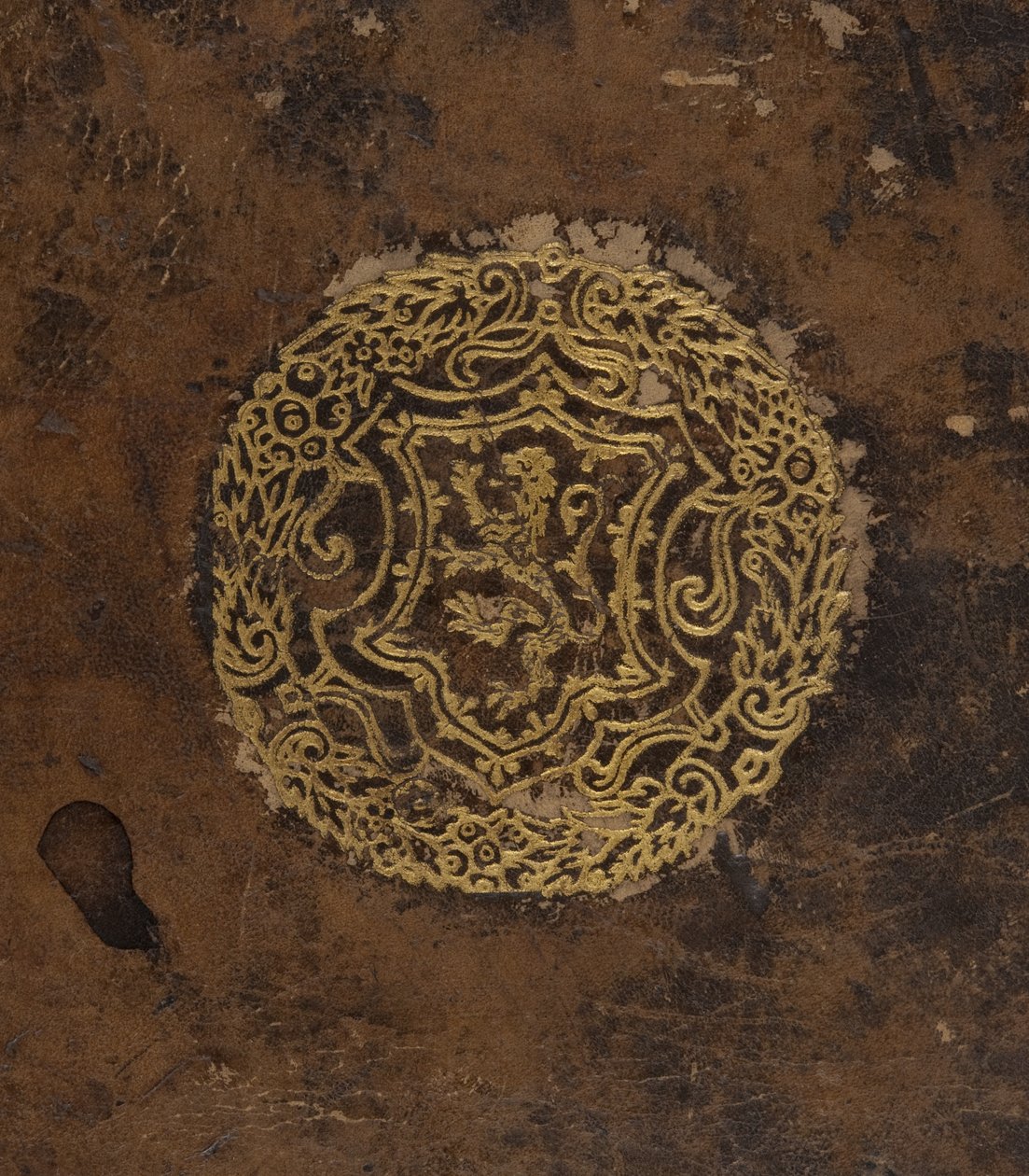 Cosmographia，封面细节（皮革） 作者 塞巴斯蒂安·芒斯特（Sebastian Munster）
