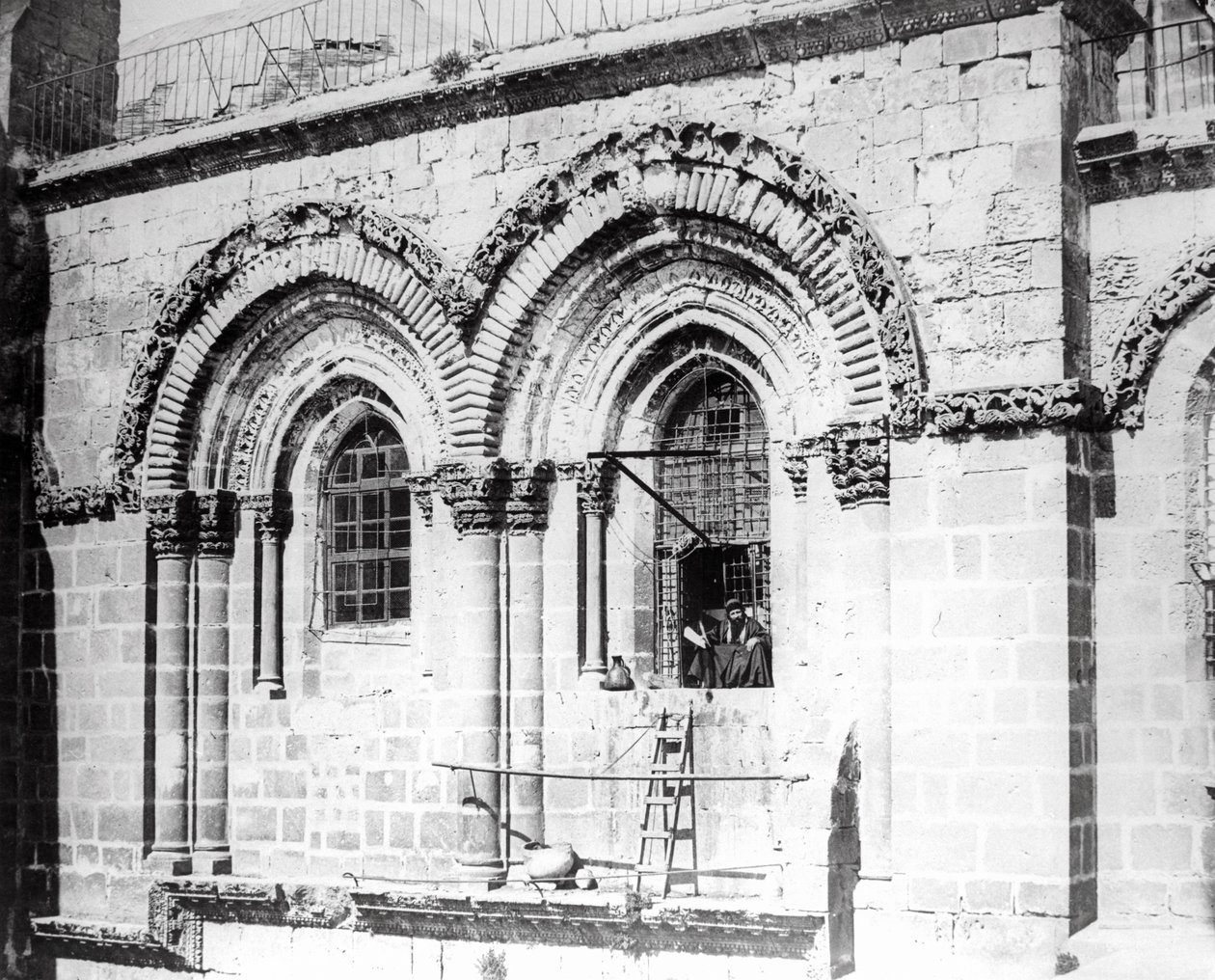 1865年圣墓教堂南面的窗户 作者 詹姆斯·麦克唐纳中士