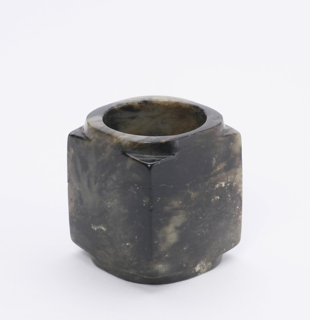 Cong (jade) 作者 商代中文学校