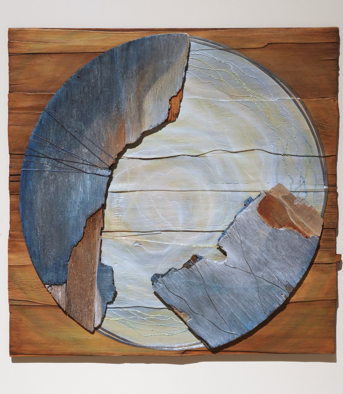 圣母与圣婴，2007 年（镶板、现成材料、纺织品、五彩媒介） 作者 苏菲·哈克