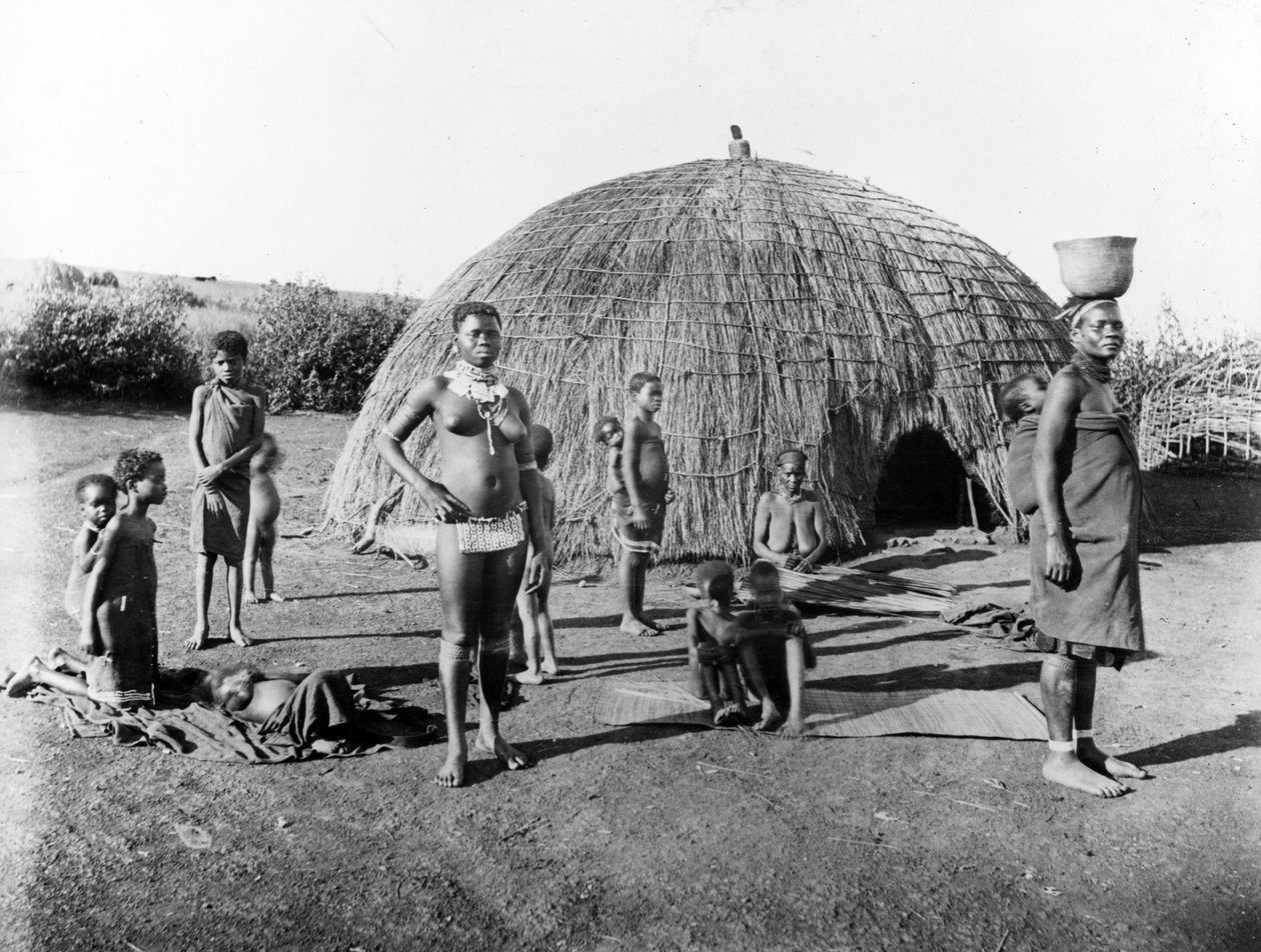 在Zululand制作垫子，c.1895 作者 南非摄影师