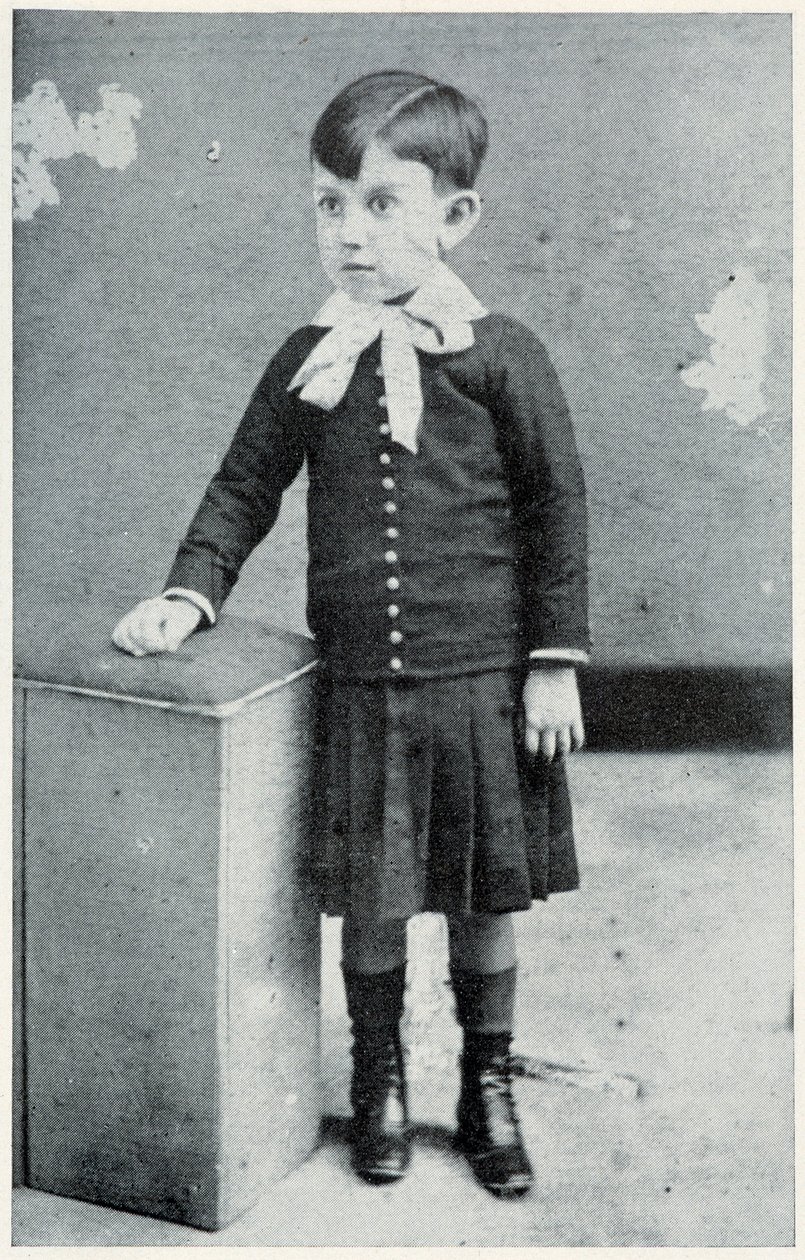 巴勃罗·毕加索，1885年四岁时 作者 西班牙摄影师