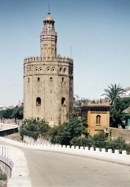 Torre del Oro（黄金塔）建于1220年 作者 西班牙语学校