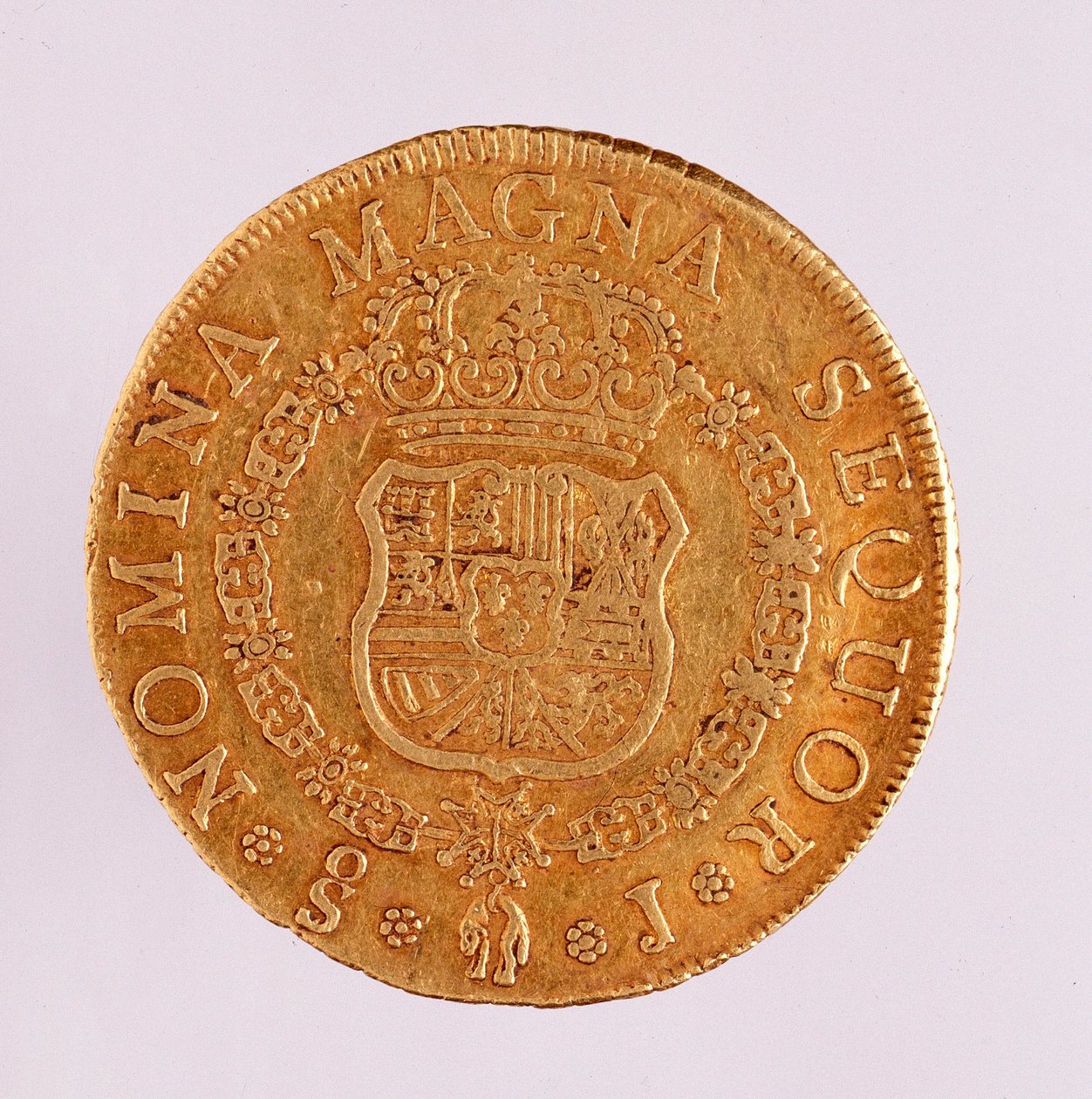 来自西班牙的金币（8 ecus）：费迪南多（Ferdinand）六世统治时期（1746-1759）。 1759 年 3,5 厘米那不勒斯，考古博物馆 作者 西班牙语学校
