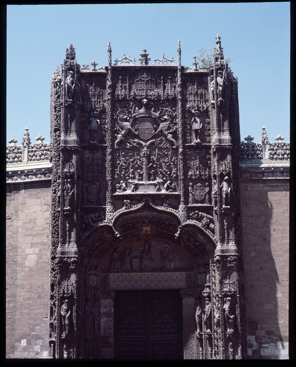 哥特式艺术 Isabelin：Facade du College Saint Gregoire (San Gregorio) 1488-1496 西班牙巴利亚多利德（哥特式艺术：西班牙巴利亚多利德学院（Colegio de San Gregorio）的立面视图） 作者 西班牙语学校