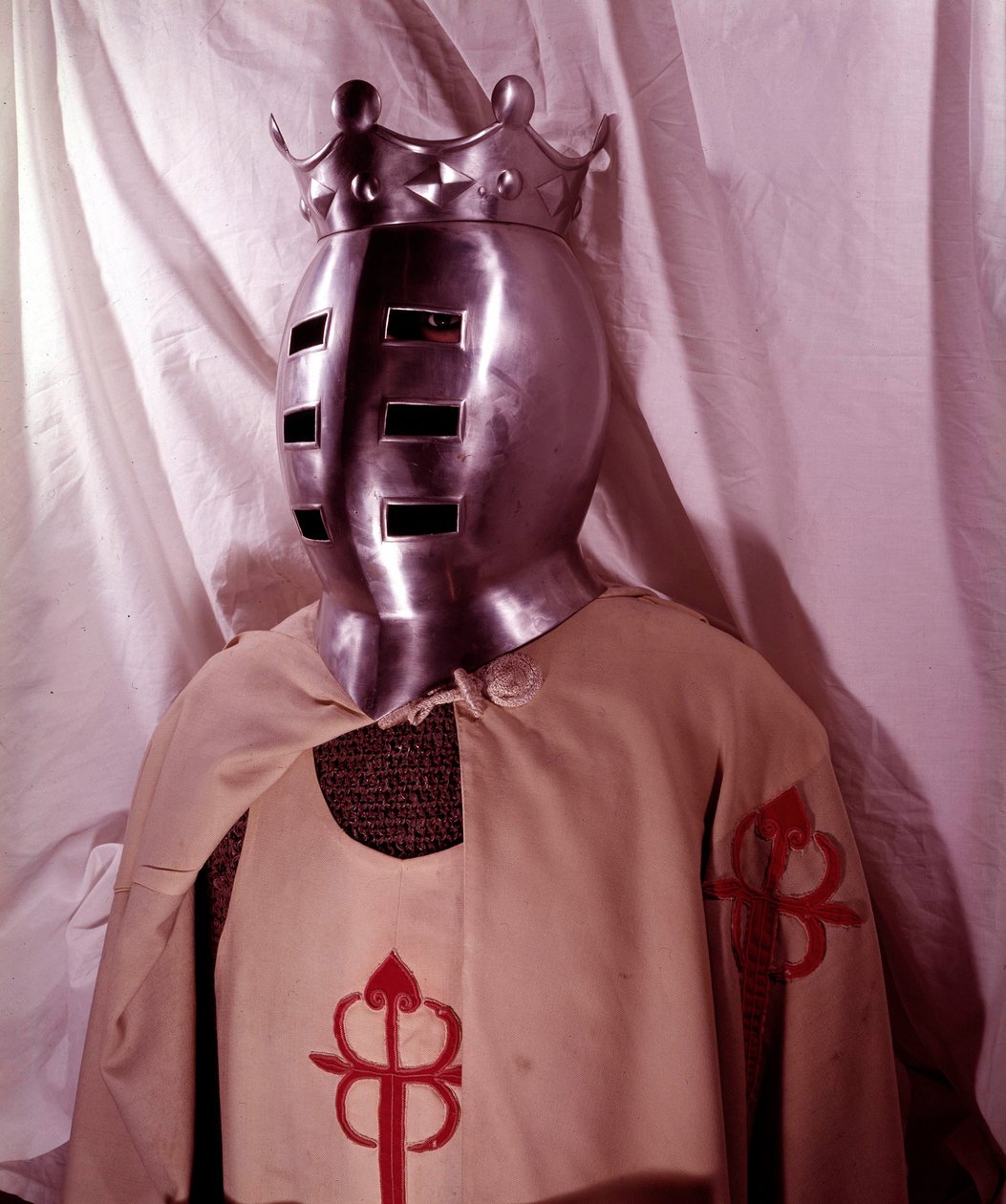 军装：圣地亚哥军事骑士团（San Jaime de la Espada 或 Santiago de l