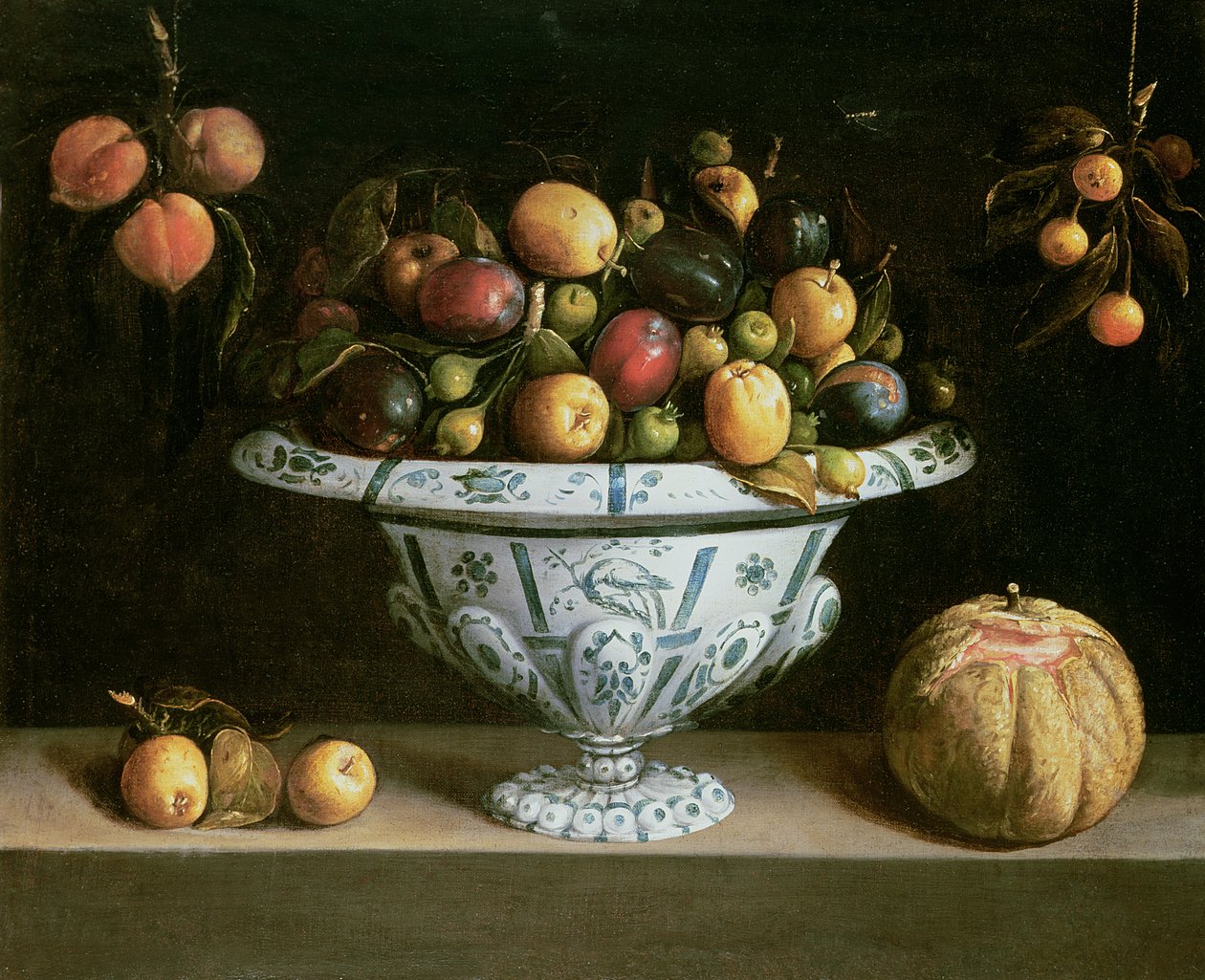 果子静物画在一个蓝色和白色碗的，c.1630 作者 西班牙语学校