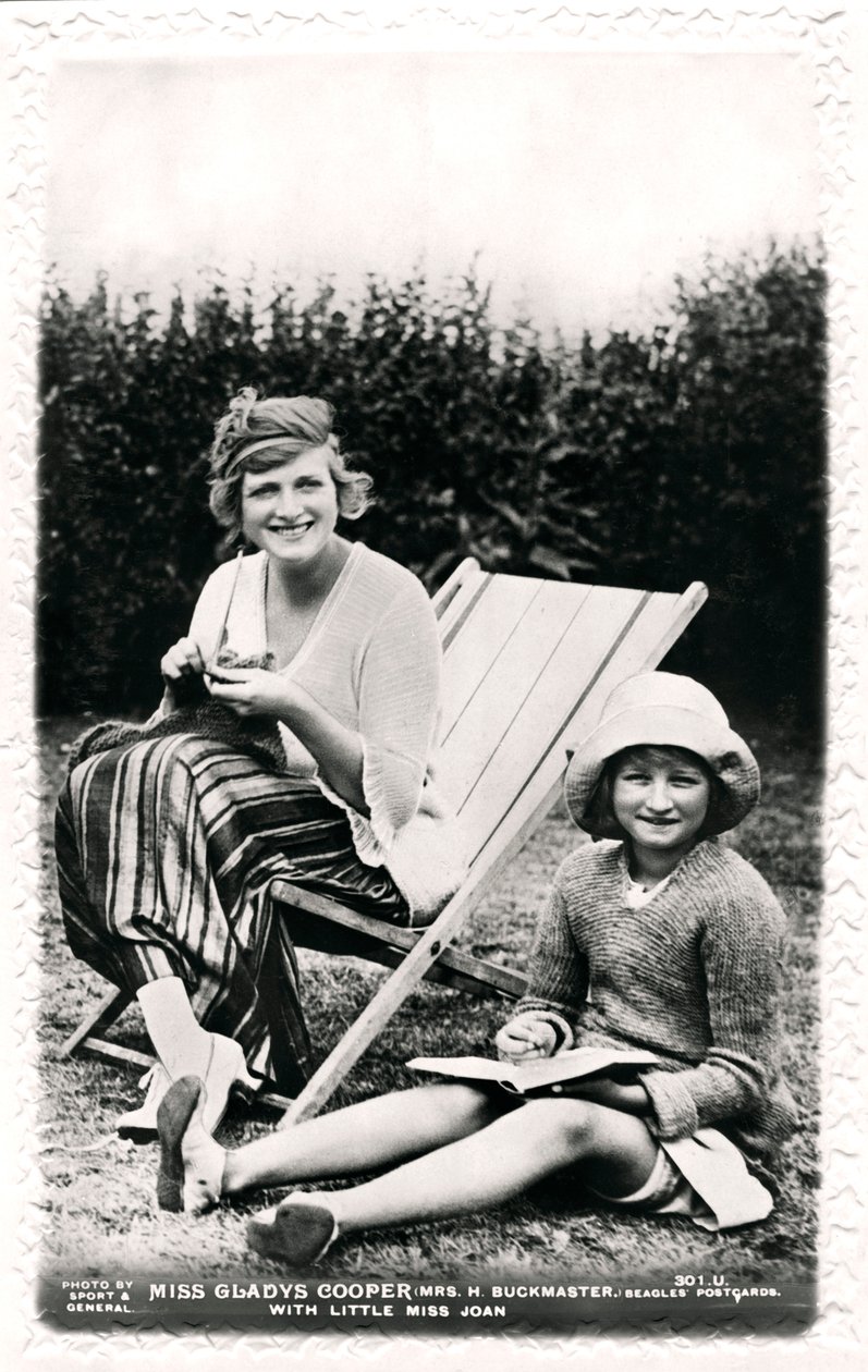 英国女演员格拉迪斯·库珀（Gladys Cooper）1888-1971年，与女儿琼（Joan），二十世纪初。 作者 体育与一般