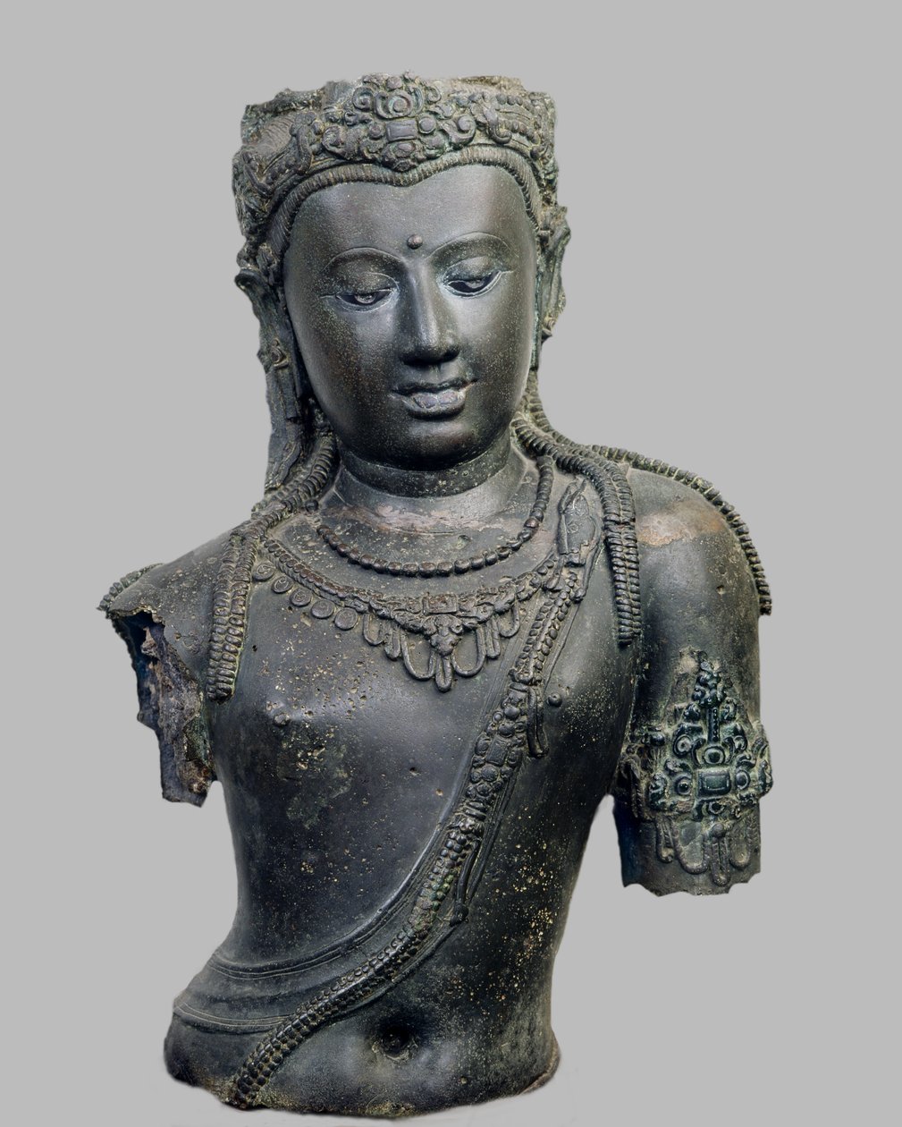 Bodhisattva Padmapani的真人大小图片，来自泰国Chaiya，公元775年（青铜） 作者 Srivijaya
