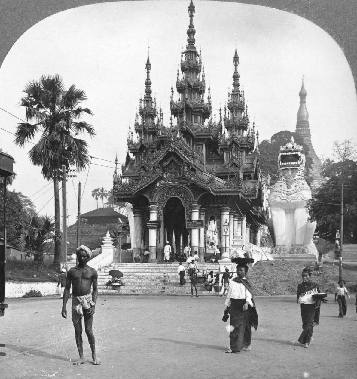 缅甸仰光瑞光大金塔正门，1908年 作者 立体声旅行社