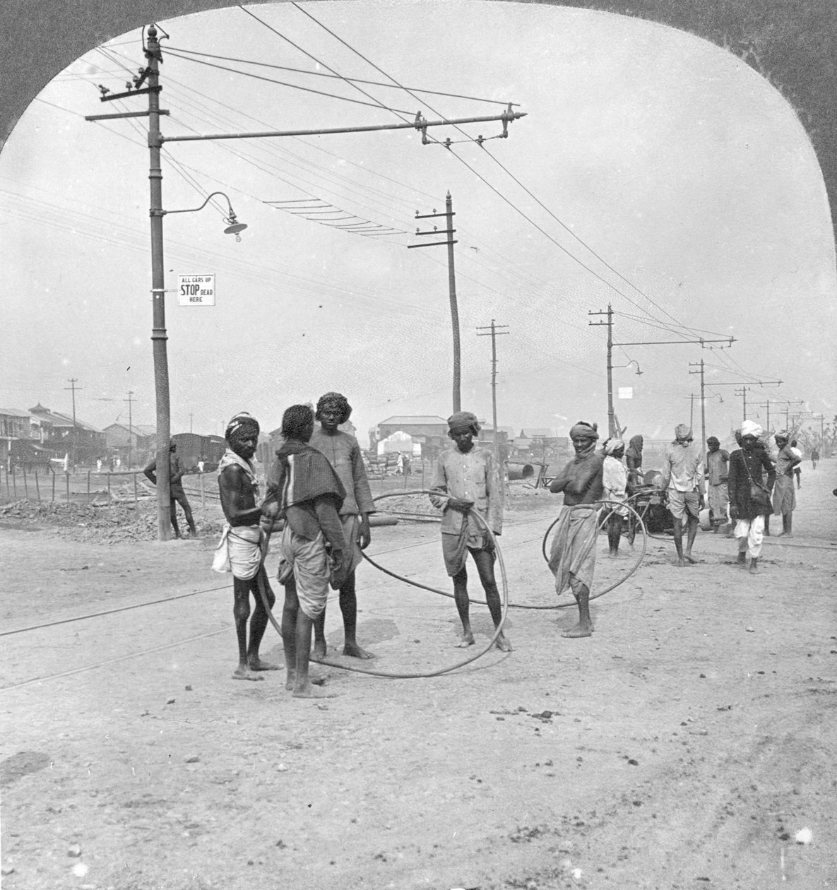 即将沉重的人，缅甸仰光，1908年 作者 立体声旅行社