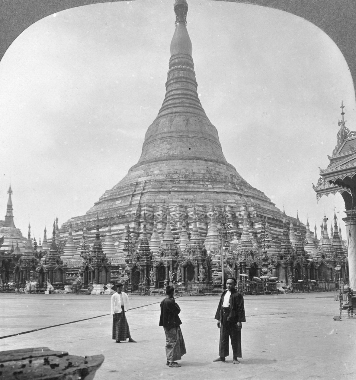 大金塔，仰光，缅甸，1908年 作者 立体声旅行社